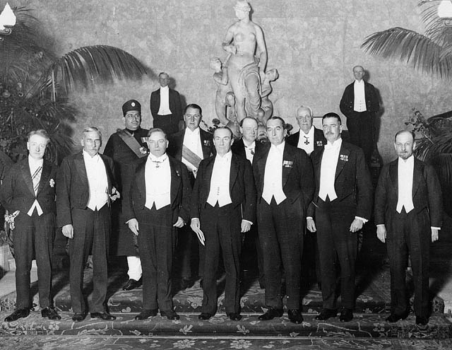 A1_wikimedia_Imperial_Conference_Dinner_1926